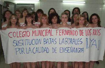 Las veinte madres de un colegio de Valencia que han posado en paños menores por la falta de profesores sustitutos para sus hijos