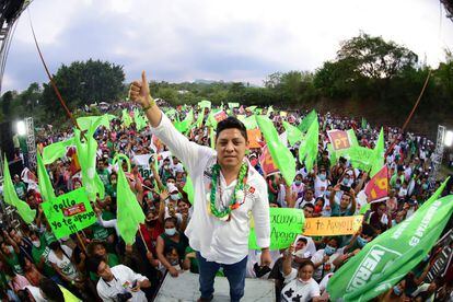 Ricardo Gallardo Cardona, candidato del Partido Verde al Gobierno de San Luis Potosí, en un acto de campaña en mayo.