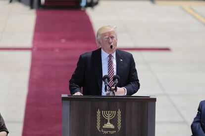 El presidente de los Estados Unidos, Donald Trump, ofrece un discurso en el aeropuerto Ben Gurion en Tel Aviv (Israel).