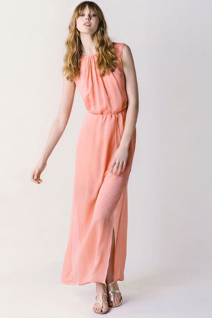 Vestido largo de la colección NYC Limited Edition de Massimo Dutti (165 euros).