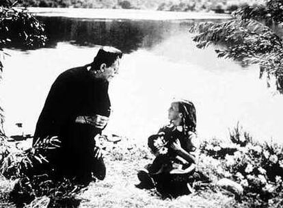 Boris Karloff y Marilyn Harris, en una imagen de <i>Frankenstein (</i>1931), de James Whale.