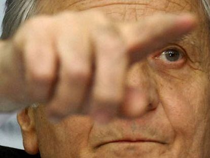 Jean-Claude Trichet, durante la rueda de prensa posterior a la reunión del consejo del Banco Central Europeo.