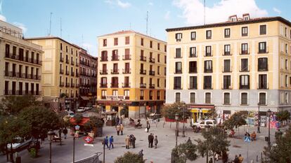 Primera reforma de la Plaza de Lavapiés acometida por la Empresa Municipal de la Vivienda y Suelo en 1997.