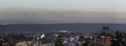 Nube de contaminaci&oacute;n sobre Madrid, vista desde Torrelodones el pasado d&iacute;a 4.