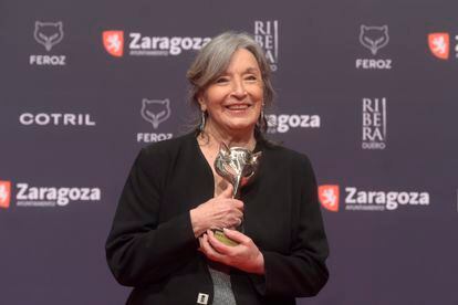 Petra Martínez posa con su Premio Feroz 2022 a la mejor actriz protagonista.
30/01/2022
