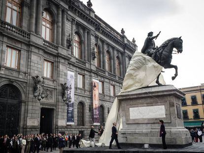 Presentaci&oacute;n de la estatua de Carlos IV restaurada en Ciudad de M&eacute;xico 