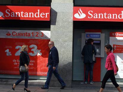 Santander cierra un contrato con IBM por 619 millones para acelerar su transformación tecnológica