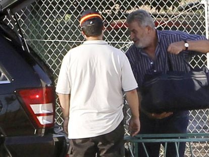 Laureano Oubiña, gran capo del narcotráfico gallego, sale de la cárcel de Navalcarnero (Madrid).