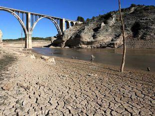 El embalse de Entrepeñas en la Alcarria Baja de Guadalajara, casi vacío (archivo). / J. VILLANUEVA