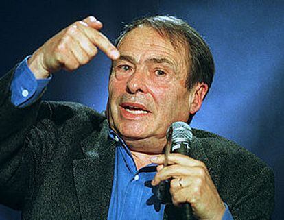 Pierre Bourdieu, durante una conferencia en París, en 1998.