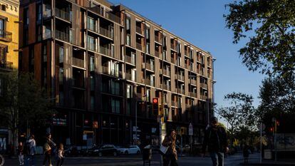 Edificio de pisos dedicados al alquiler temporal de gama alta en la zona de Arc de Triomf de Barcelona.