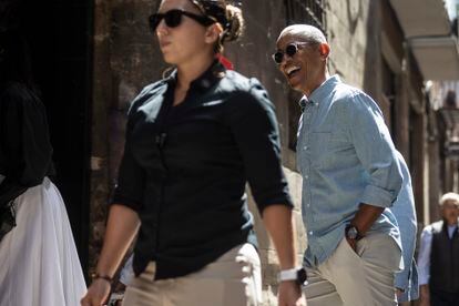 Obama paseando por el Born, antes de entrar al museo Moco.