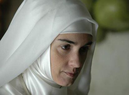 La actriz Paz Vega, en un fotograma de <i>Teresa, el cuerpo de Cristo.</i>