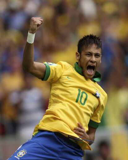 Neymar celebra un gol de Brasil en la Confederaciones