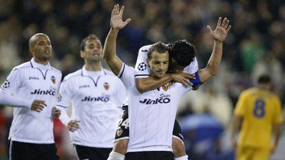 Soldado celebra su gol de penalti.