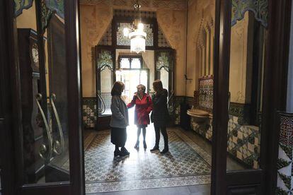 Interior de la casa Coll i Reg&agrave;s de Matar&oacute;.