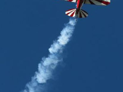 Uno de los aviones de la Fundación Infante Orleans durante una exhibición.