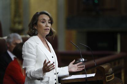 Cuca Gamarra, portavoz del Partido Popular en el Congreso, responde al discurso del presidente Sánchez durante la primera jornada del debate sobre el estado de la nación.