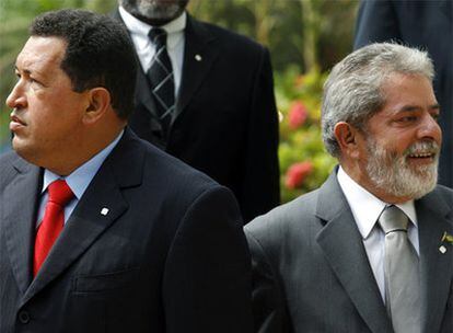 El presidente de Venezuela, Hugo Chávez (izquierda), y el de Brasil, Lula da Silva, en abril de 2007