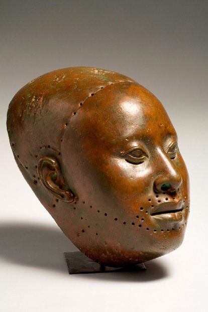 Máscara <i>Obalufon,</i> una de las piezas de la muestra <i>El reino de Ife</i>.