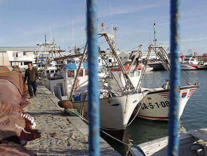 Embarcaciones en parada biológica en Barbate (Cádiz).