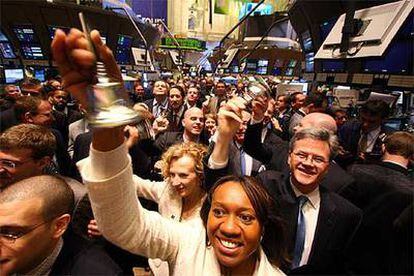 Inversores de Wall Street celebran la salida a Bolsa del NYSE.