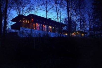 Exterior de la casa Boulter, de dos plantas, a pocos minutos caminando de uno de los barrios con más vida de Cincinnati. |