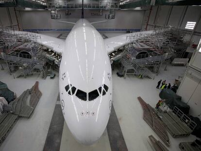 Un Airbus A380 de la aerol&iacute;nea alemana Lufthansa. 