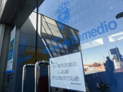 Entrada al Ayuntamiento de Moraleja de Enmedio.