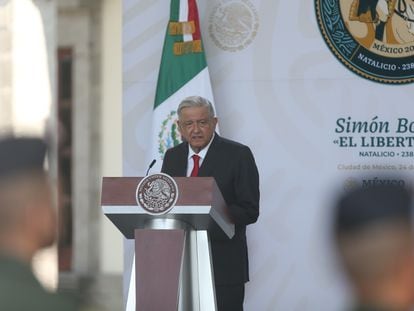 El presidente de México, Andrés Manuel López Obrador, en la celebración del natalicio de Simón Bolívar, en la Ciudad de México.