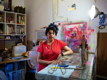 La artista y directora de Estudio Marte, Susana GO, retratada en su estudio.