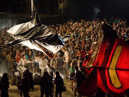 Ambiente del festival de Cru&iuml;lla, que se celebra en el recinto del F&ograve;rum de Barcelona. 