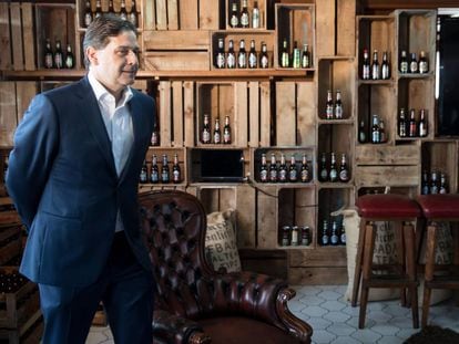 Ignacio Rivera, en la antigua sala de juntas de la fábrica de Estrella Galicia en A Coruña.