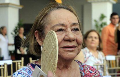 Mercedes Barcha en la presentaci&oacute;n del busto que se erigi&oacute; en el Claustro de la Merced en Cartagena (Colombia) en honor de Garc&iacute;a M&aacute;rquez, el 22 de mayo.