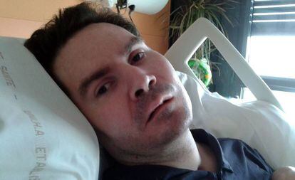 Vincent Lambert, en una foto en el hospital.