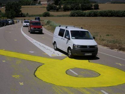 Los furgones en los que viajan Junqueras, Romeva y los Jordis llegan este miércoles a la cárcel de Lledoners. FOTO: ALBERT GARCÍA | VÍDEO: ATLAS