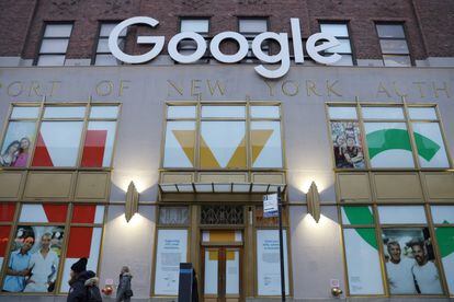 El logo de Google en oficinas de la compañía en Manhattan (Nueva York).