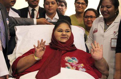 Eman Ahmed Abdelaty durante una rueda de prensa en el hospital Burjeel de Abu Dhabi.