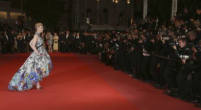 Cate Blanchett posa en la alfombra roja del Festival de Cannes el 10 de mayo de 2018.