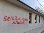 La oficina del SEPE de San Sebastián de los Reyes (Madrid) amaneció el 27 de marzo con una pintada en contra de la gestión de los ERTE.