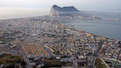 El Peñón de Gibraltar y La Línea de la Concepción.