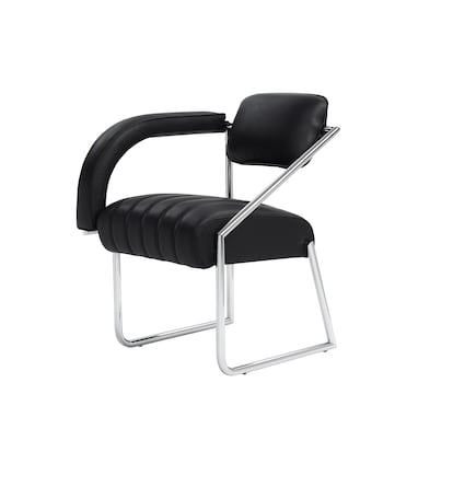 Non Conformist Armchair, 1926 - Eileen Gray comentaba con su habitual modestia y de manera bastante pragmática sobre este sillón: “Se omitió un apoyabrazos para dejar al cuerpo más libertad de movimiento y para permitirle moverse hacia delante y girar lateralmente sin obstáculos”. Este sillón fue diseñado para ser su sillón personal en la E.1027, es por eso que la forma del mismo responde directamente a la costumbre que Gray tenía de agitar los dedos contra el apoyabrazos. Por eso esta parte del sillón se mantiene en el lado derecho del mismo y se curva para facilitar con comodidad esta acción mientras alguien se sienta en él - ©ClassiCon