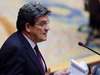 El ministro de Inclusión, Seguridad Social y Migraciones, José Luis Escrivá en el Senado.