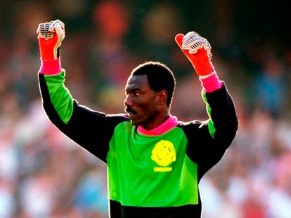 N'Kono, con Camerún en el Mundial de Italia 90.