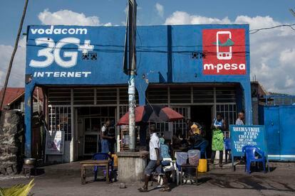Publicidad de un proveedor de internet en una tienda en Goma, en la República Democrática del Congo, en mayo de 2016