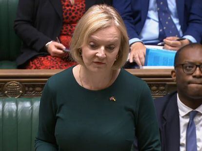 La primera ministra británica, Liz Truss, este jueves en la Cámara de los Comunes, en Londres.