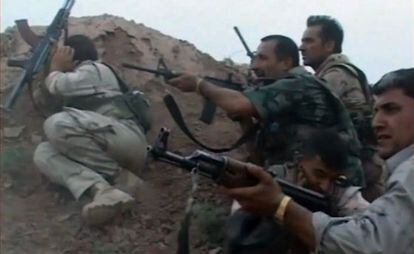 Kurdos combaten contra yihadistas, el pasado viernes.