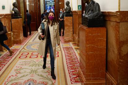 La ministra de igualdad, Irene Montero, el miércoles 14 de abril en los pasillos del Congreso.