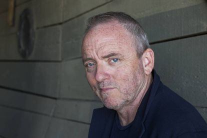 Dennis Lehane posa para EL PAÍS en Santa Mónica, California.