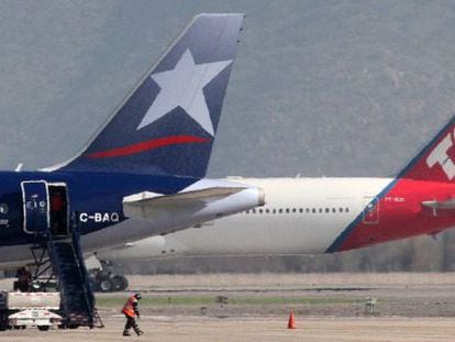 Aviones de las aerol&iacute;neas Tam y Lan en Santiago de Chile